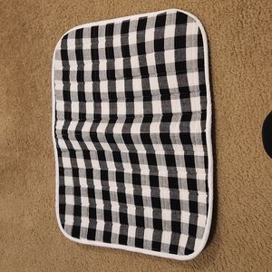 2 large placemats
